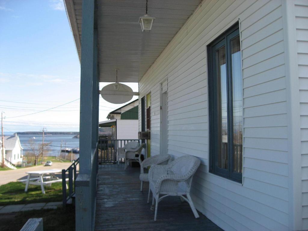 Hotel Le Goeland Tadoussac Exterior foto